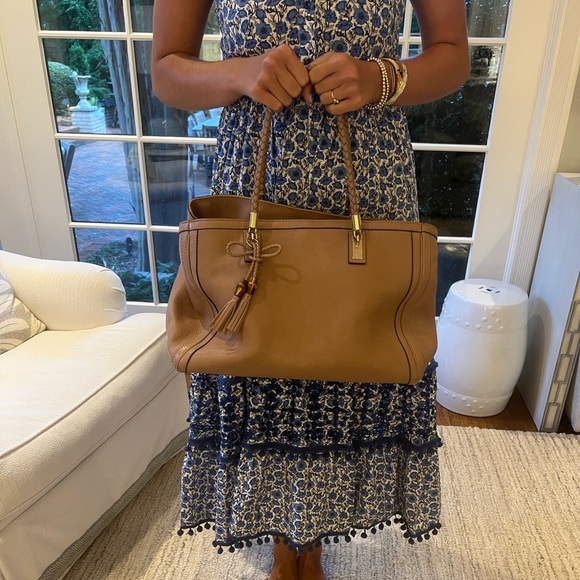 Gucci - Authentic leather large Gucci bag. fabulous tassels and details - Picture 2 of 7